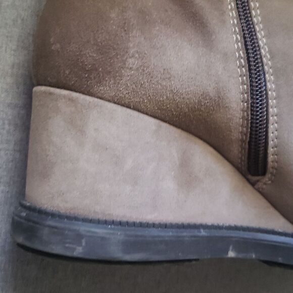 Aquatalia boots women's size 9 suede wedge boots suede neutral zipper vg… - Picture 8 of 16